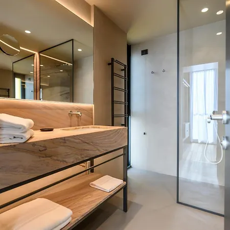 Отель Duparc Contemporary 4*
