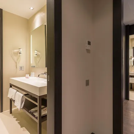 Duparc Contemporary Отель 4*